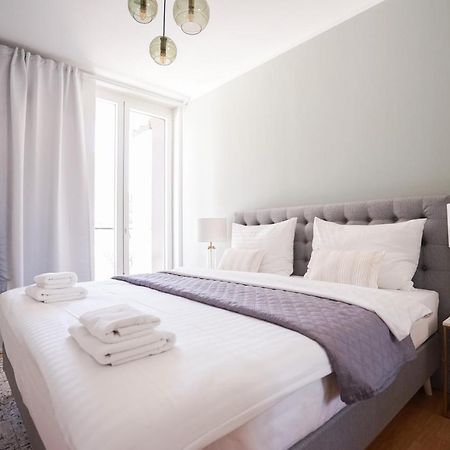 Exclusive 2-Bedroom Condo With Pool & Balcony Wenen Buitenkant foto