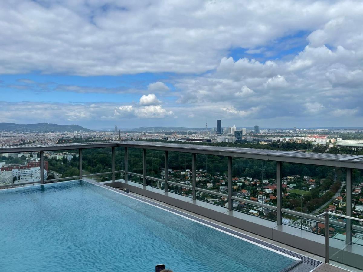 Exclusive 2-Bedroom Condo With Pool & Balcony Wenen Buitenkant foto